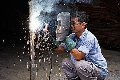 《最终幻想7：重生》从原版到重制版 看多边形的运用演变